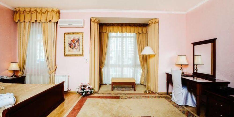 Business Hotel 3*